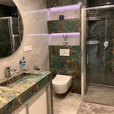 Slnecna Laguna Na Plazi Vinné