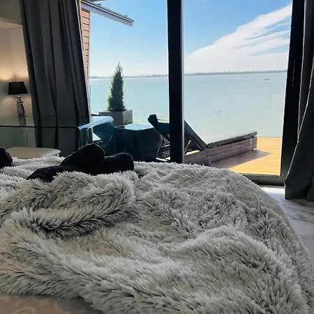 Slnecna Laguna Na Plazi Villa *
